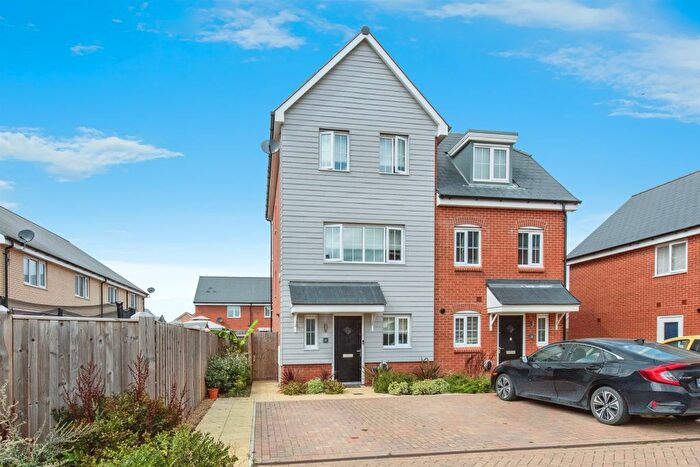 3 Bedroom Semi-detached House For Sale In Waits Close, Bury St. Edmunds, IP32