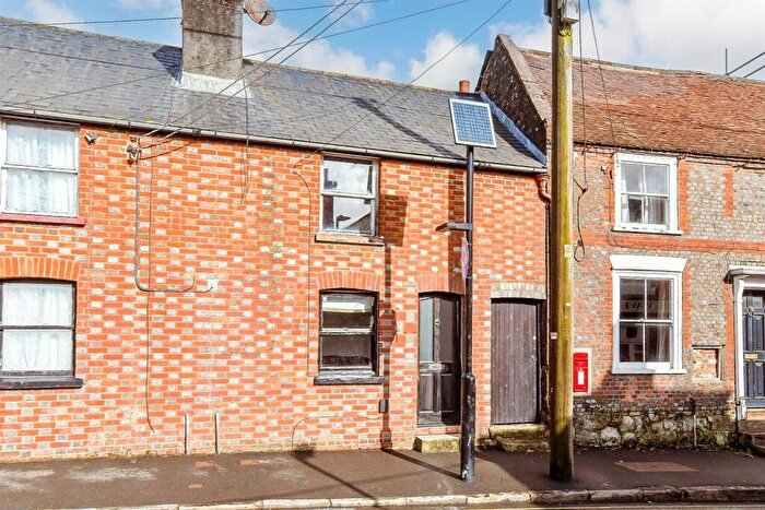 2 Bedroom Cottage For Sale In Carisbrooke High Street, Newport, Isle Of Wight, PO30