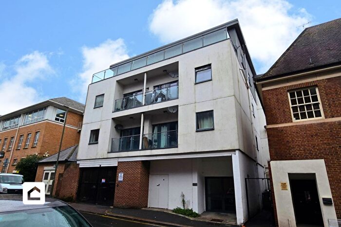 2 Bedroom Flat To Rent In Clarendon Road, Redhill, Surrey, RH1