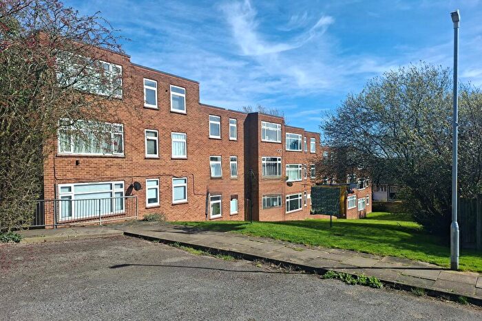 2 Bedroom Flat For Sale In Halstead Close, Headcorn Drive, Canterbury, Kent, CT2