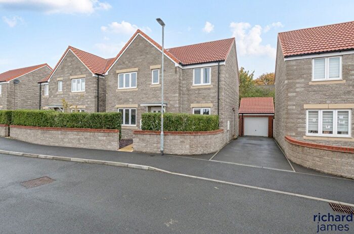 5 Bedroom Detached House For Sale In Ward Close, Purton, SN5