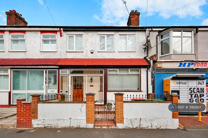 3 Bedroom Terraced House To Rent In Roman Road, London, E6