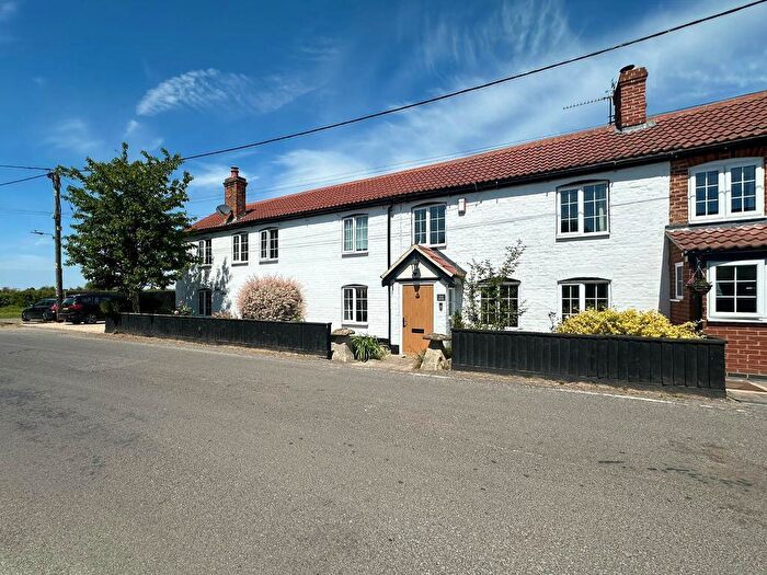 4 Bedroom Semi-Detached House For Sale In Mill Road, Worton, Devizes, Wiltshire, SN10