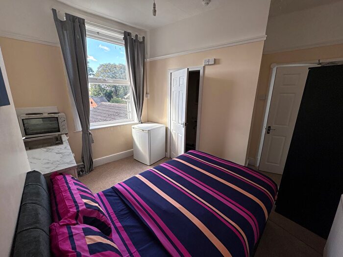 Studio To Rent In Merridale Crescent, Wolverhampton, WV3