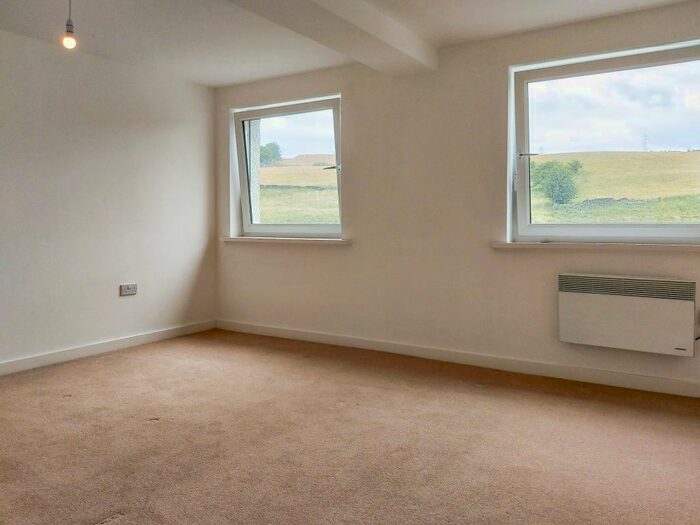 2 Bedroom Flat To Rent In Parkwood Court, Keighley, BD21