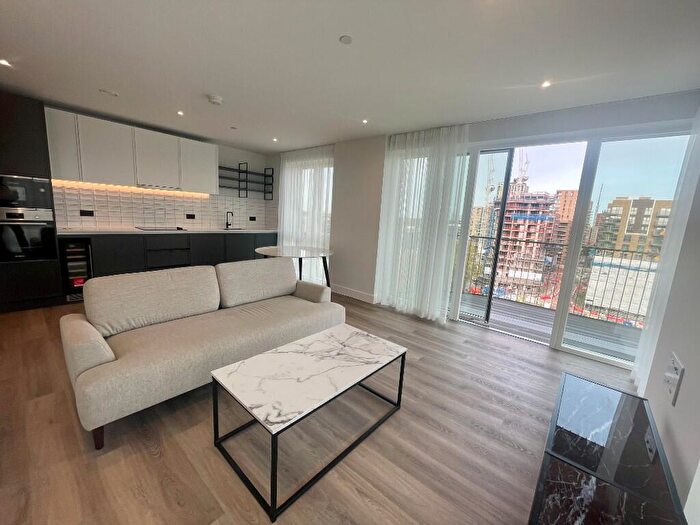 3 Bedroom Apartment To Rent In Townsend Road, London, SE3