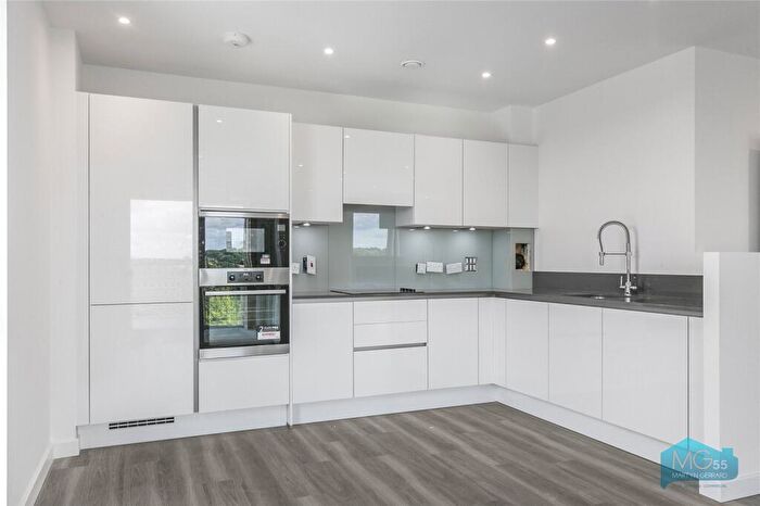 2 Bedroom Apartment To Rent In Cornforth Lane, Mill Hill, London, NW7