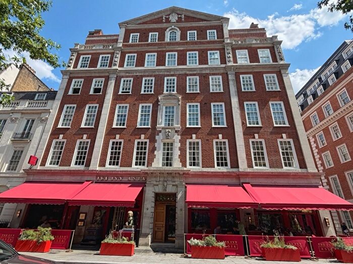 4 Bedroom Flat To Rent In North Audley Street, London, W1K