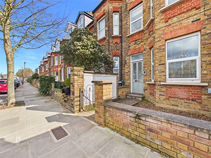 1 Bedroom Flat To Rent In Amyand Park Road, St Margarets, TW1