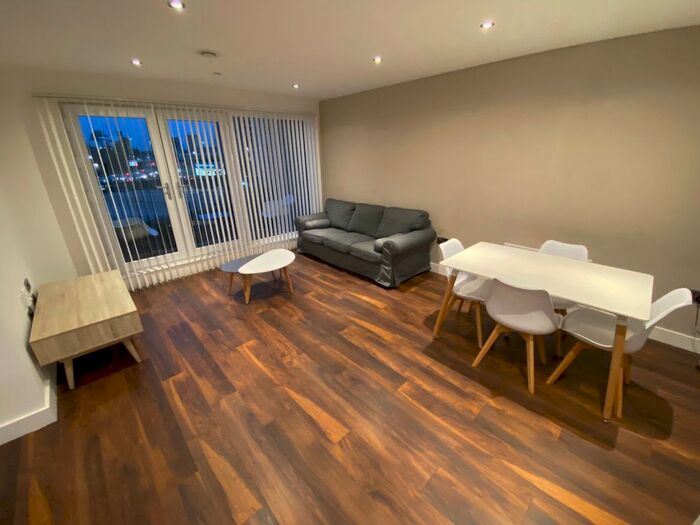 2 Bedroom Flat To Rent In Ordsall Lane, Salford, M5