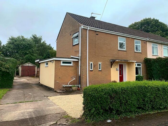 3 Bedroom Semi-Detached House To Rent In Walthamstow Drive, Derby DE22