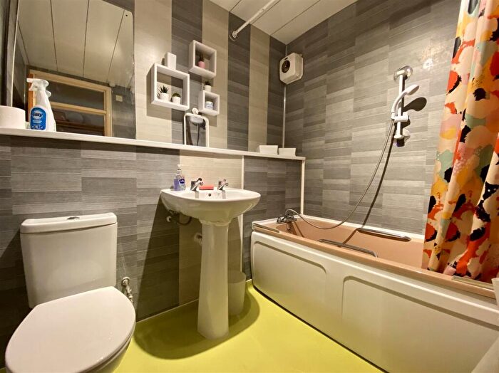 2 Bedroom Apartment To Rent In Blackfriars Court, Newcastle Upon Tyne, NE1