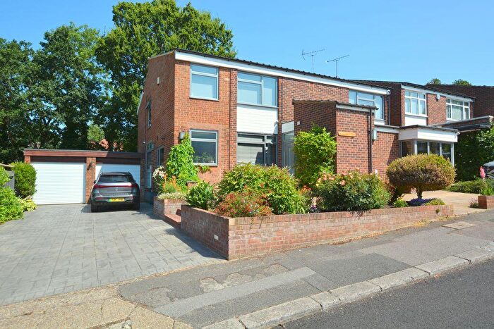 5 Bedroom Detached House For Sale In Kynaston Wood, Harrow Weald, HA3