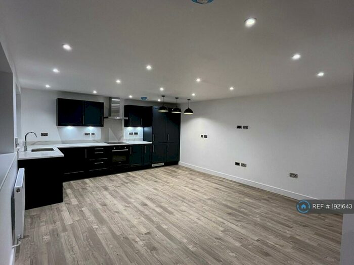 1 Bedroom Flat To Rent In Fox Lane, London, N13