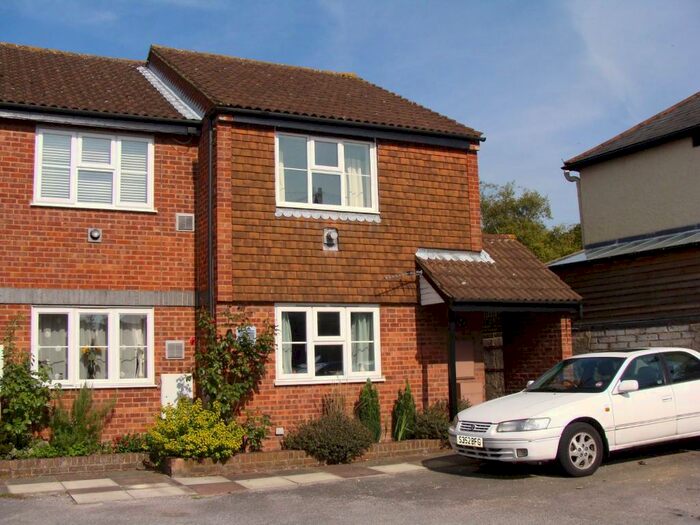 1 Bedroom Apartment To Rent In Staddle Stones, New Road, Princes