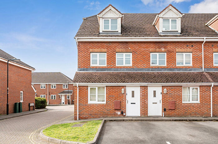 2 Bedroom Duplex For Sale In Bright Wire Crescent, Eastleigh, Hampshire, SO50