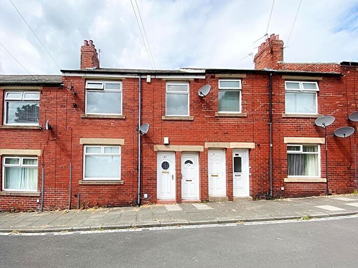 2 Bedroom Apartment For Sale In Ravensworth Street, Wallsend, NE28