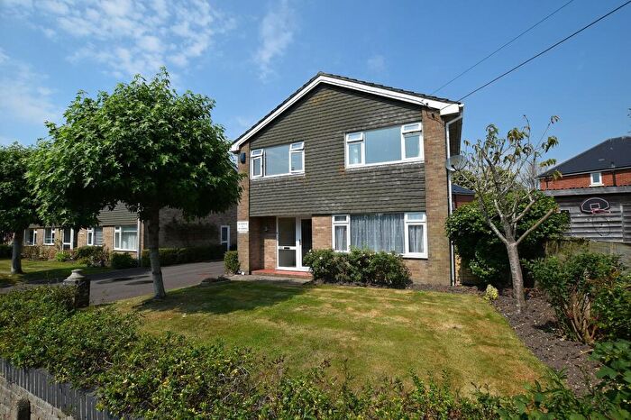 3 Bedroom Detached House To Rent In Old Milton Road, New Milton, Hampshire., BH25