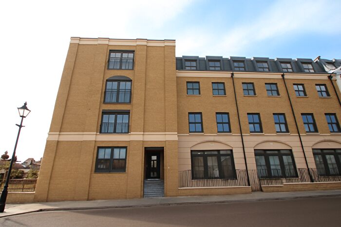 1 Bedroom Flat For Sale In Queensbridge Drive, Ramsgate, CT11