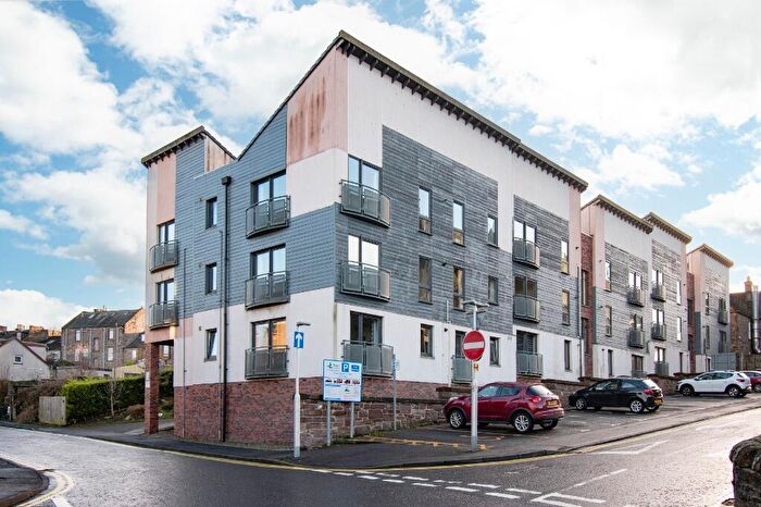 2 Bedroom Flat For Sale In Queen Street, Forfar, Angus, DD8