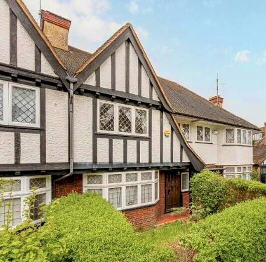 3 Bedroom Detached House To Rent In Cloister Road London, London, W3