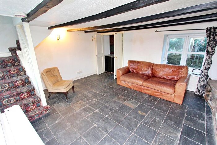 1 Bedroom Cottage For Sale In Broad Oak Lane, Staining, Blackpool, FY3