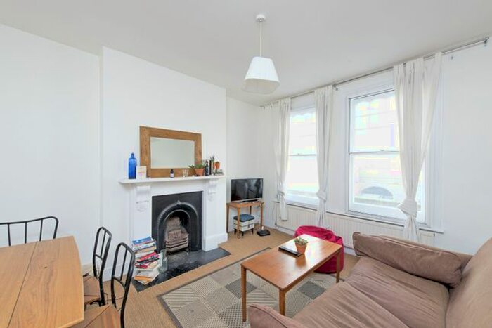 2 Bedroom Flat To Rent In Queenstown Road, London, SW8