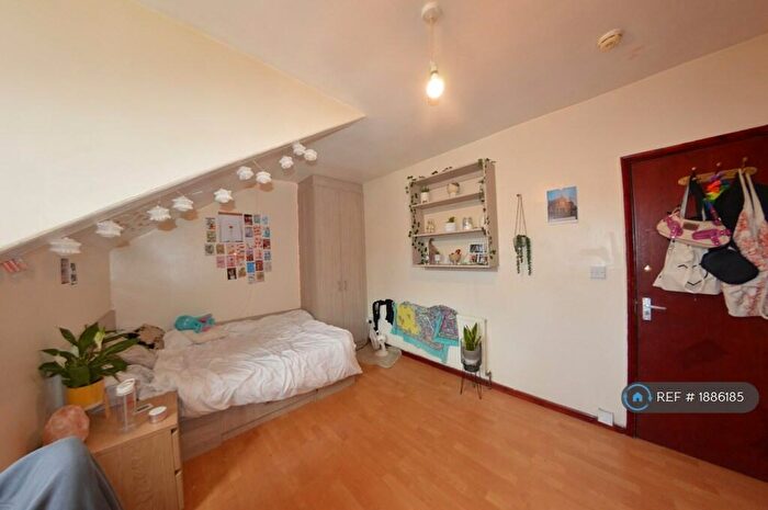 5 Bedroom Terraced House To Rent In Hessle Place, Leeds, LS6