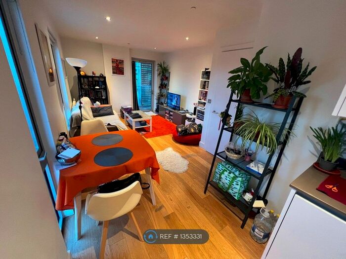 1 Bedroom Flat To Rent In Fenn Mansions, London, SE18