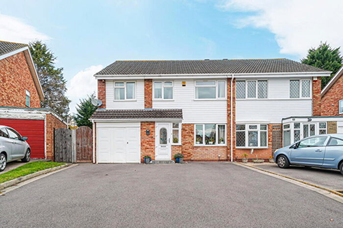 4 Bedroom Semi Detached House For Sale In Hargrave Road, Shirley, B90