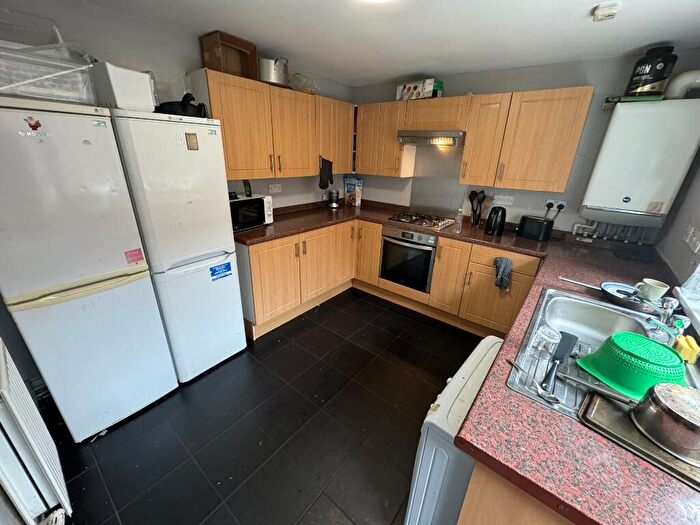 6 Bedroom Terraced House To Rent In Churchill Gardens, Newcastle Upon Tyne, NE2