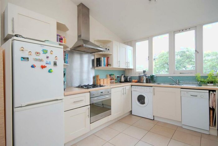 2 Bedroom Flat To Rent In Tregunter Road, Chelsea, London, SW10