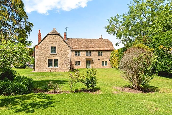 5 Bedroom Farmhouse For Sale In Bowerhill, Melksham, SN12