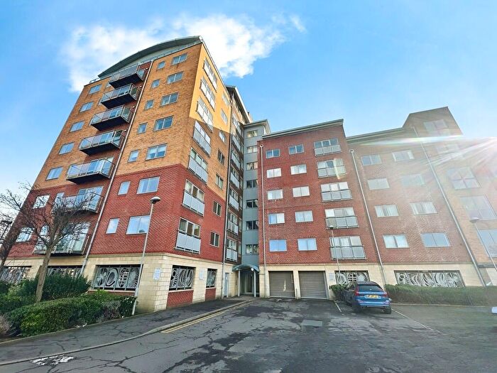 1 Bedroom Flat For Sale In Chantry Waters Waterside Way, Wakefield, WF1