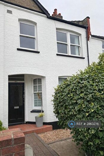 2 Bedroom Flat To Rent In Inderwick Road, London, N8