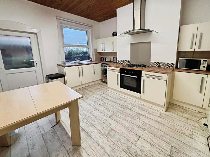 4 Bedroom Terraced House For Sale In Wesley Street, Leeds, LS27