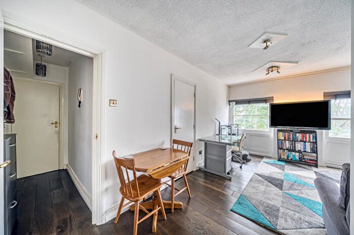1 Bedroom Flat For Sale In Castle Hill, Reading, Berkshire, RG1