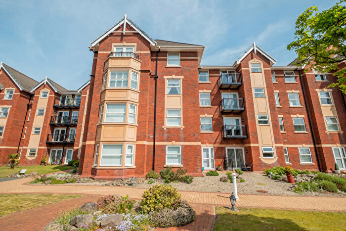 2 Bedroom Apartment For Sale In Clifton Drive South, Lytham St. Annes, FY8