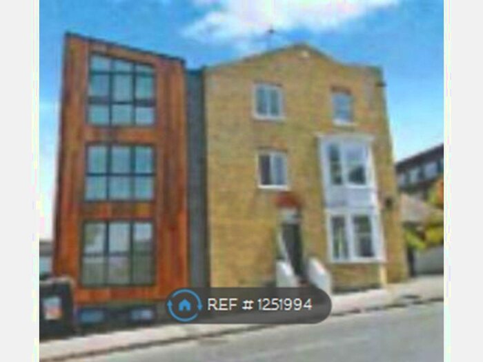 2 Bedroom Flat To Rent In Addington Street, Margate, CT9