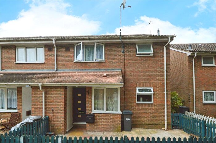 1 Bedroom Terraced House To Rent In Dorney Way, Hounslow, TW4