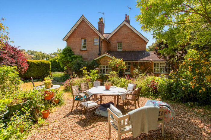 3 Bedroom Semi-Detached House For Sale In Heath Lane, Albury, GU5