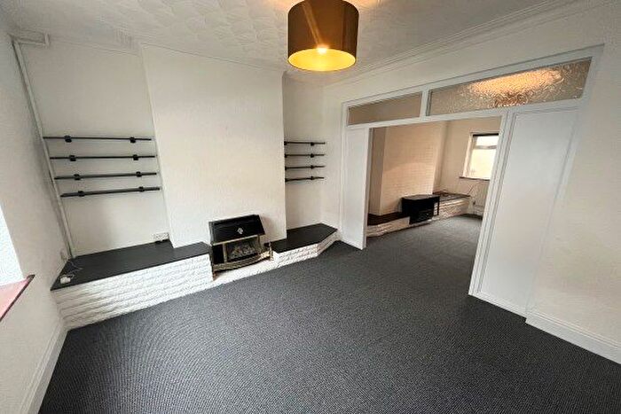 3 Bedroom Property To Rent In Theodora Street, Caerdydd, CF24