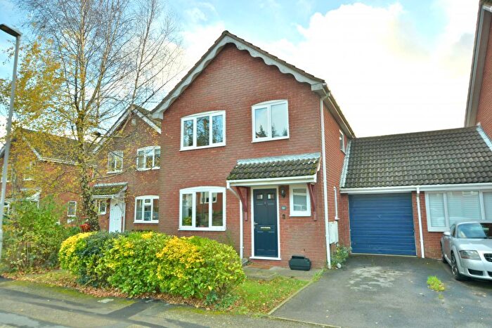 4 Bedroom Link Detached House For Sale In Canford View Drive, Colehill, Dorset, BH21