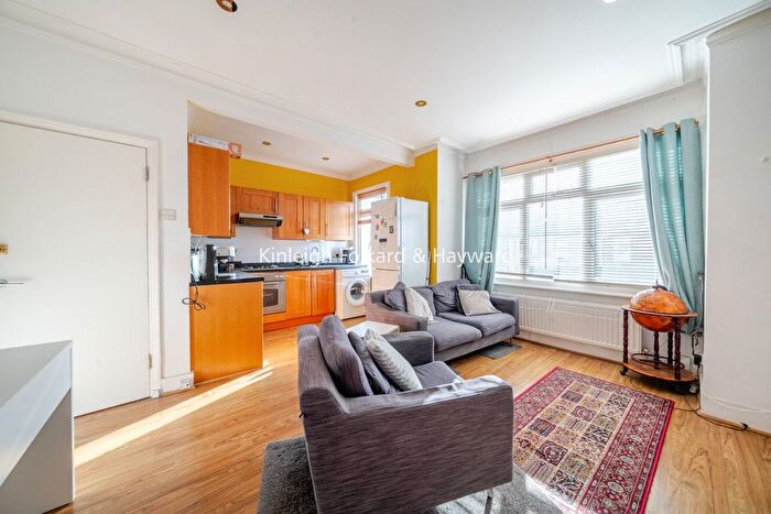 2 Bedroom Flat To Rent In Lyveden Road, London, SW17