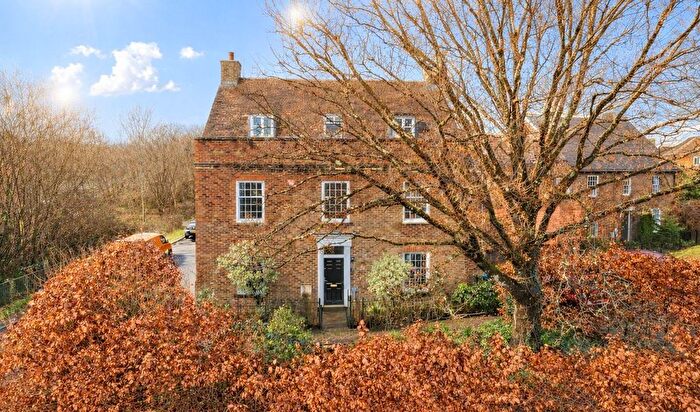 6 Bedroom Detached House For Sale In The Willows, Billingshurst, RH14