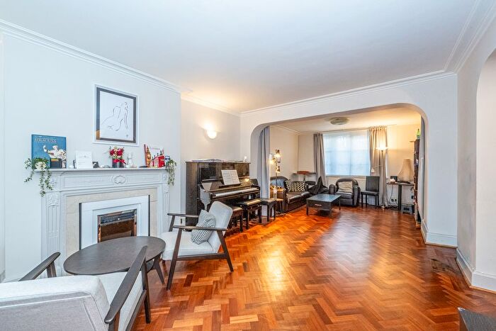 3 Bedroom Mews To Rent In Bryanston Mews West, London, W1H