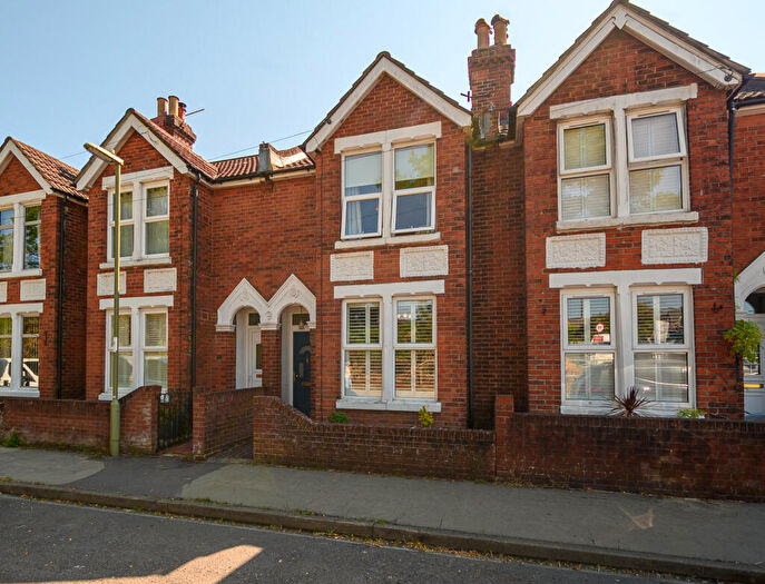 3 Bedroom Terraced House For Sale In Dutton Lane, Eastleigh, SO50