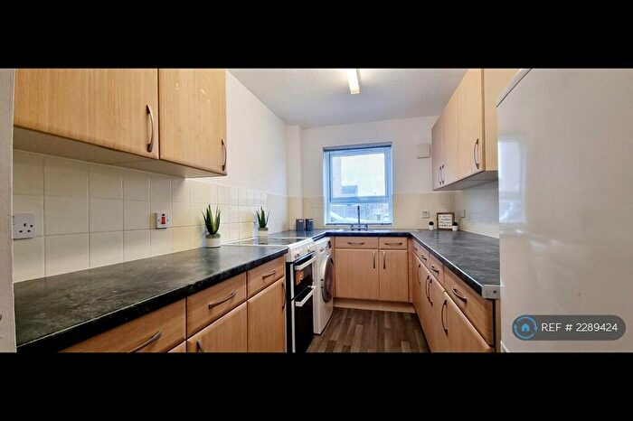 2 Bedroom Flat To Rent In Barton Court, Leamington Spa, CV31