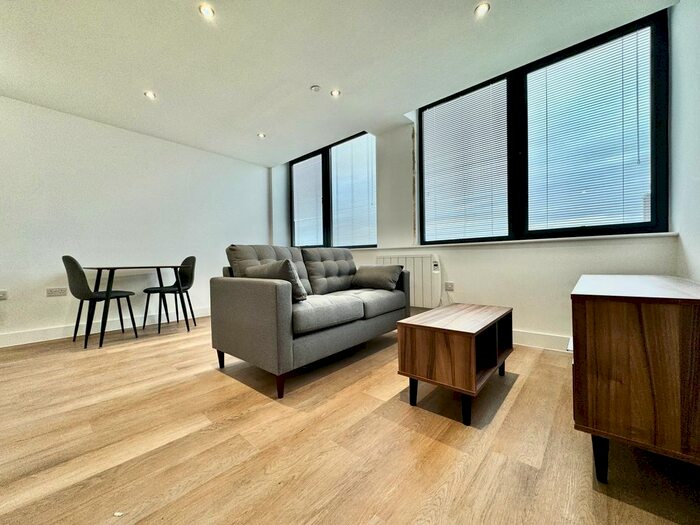 1 Bedroom Flat To Rent In Talbot Road, Old Trafford, Manchester, M16