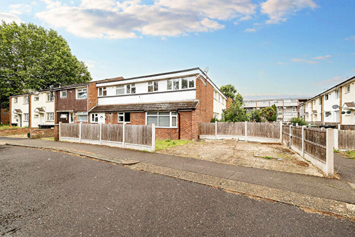 4 Bedroom Terraced House For Sale In Lincoln Road, Basildon, SS14